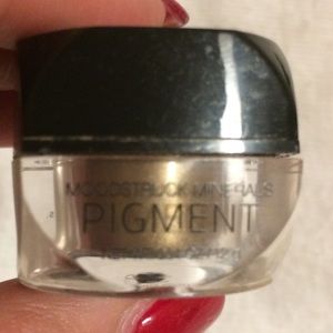 Younique MoodStruck Mineral Powder In Confidence